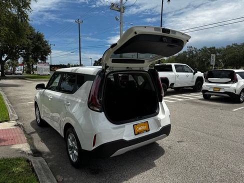 Used 2025 Kia Soul LX w/ LX Technology Package FWD image 20