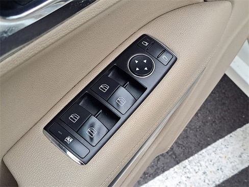 Used 2011 Mercedes-Benz E 350 Cabriolet image 21