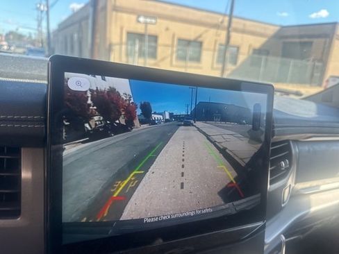 Used 2022 Ford Expedition Max XLT image 4