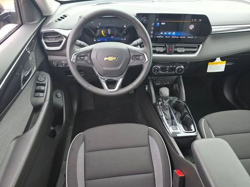 New 2026 Chevrolet TrailBlazer LT w/ Convenience Package FWD image 3
