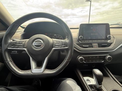 Used 2022 Nissan Altima 2.5 SR FWD image 19