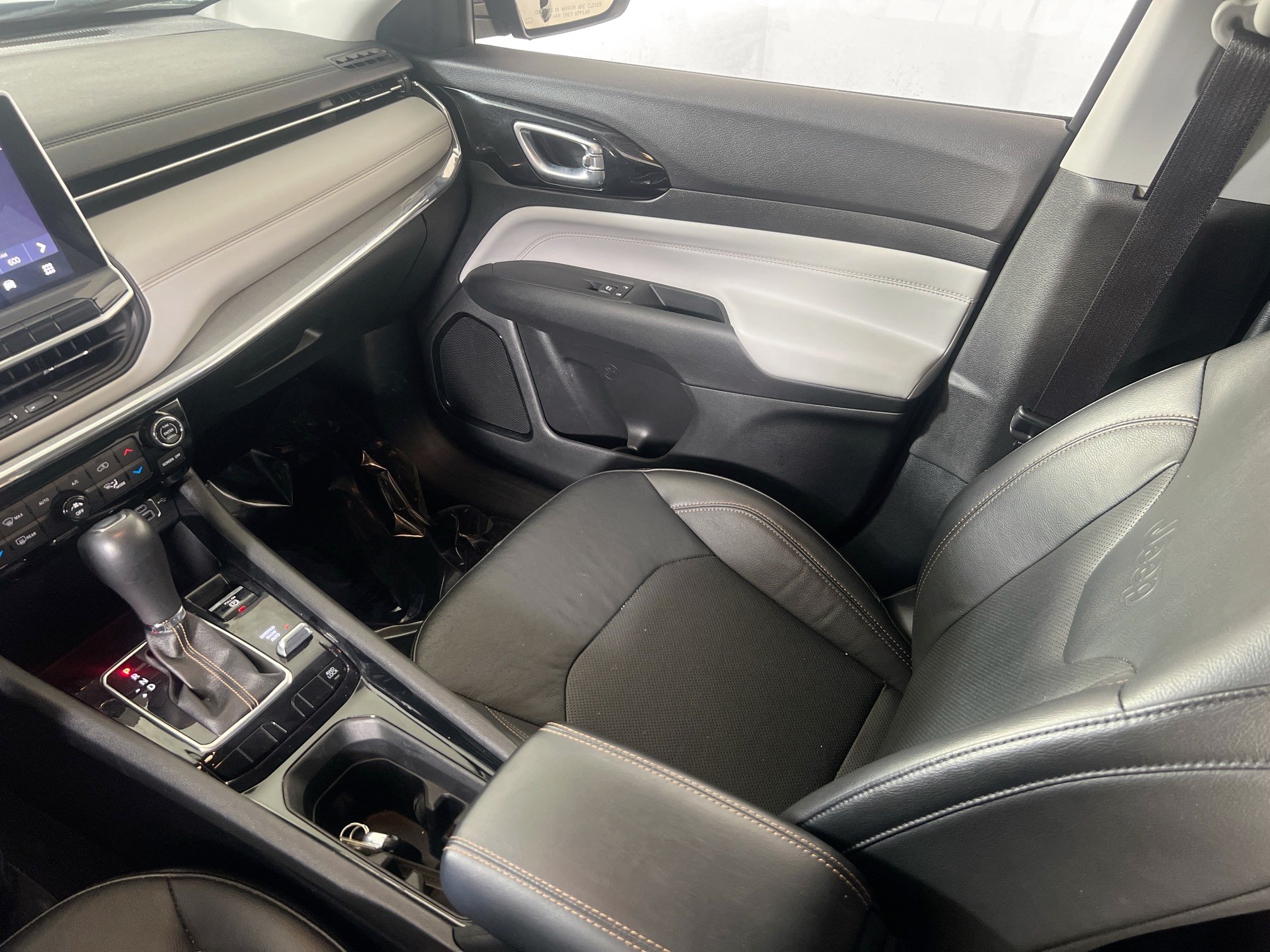 Used 2022 Jeep Compass Limited AWD/4WD image 22
