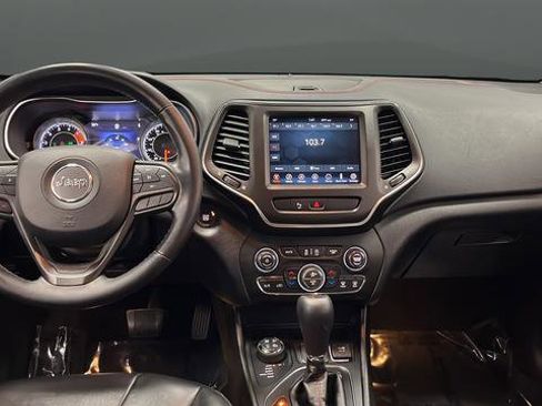 Used 2020 Jeep Cherokee Trailhawk AWD/4WD image 11