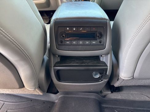 Used 2013 Buick Enclave Premium FWD image 24