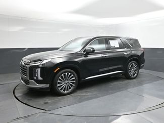 Used 2023 Hyundai Palisade Calligraphy video 1