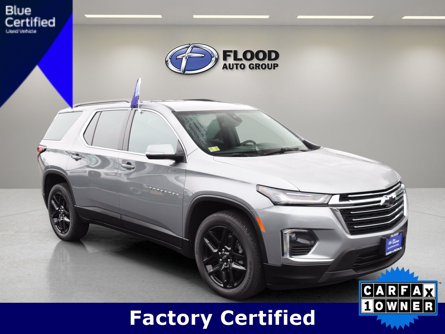 Used 2023 Chevrolet Traverse LT w/ LPO, Floor Liner Package AWD/4WD image 1