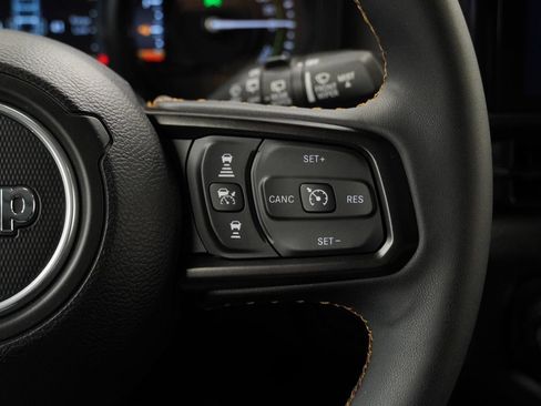 Used 2024 Jeep Wrangler Unlimited w/ Convenience Group AWD/4WD image 40