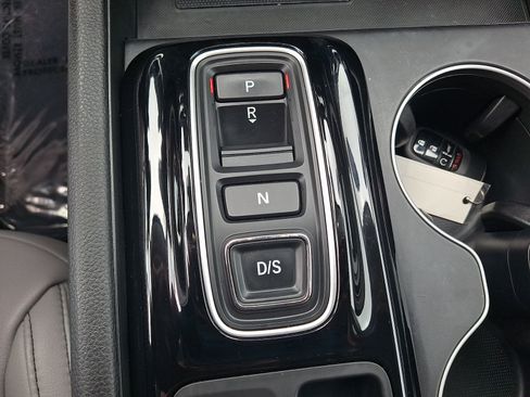 Used 2025 Honda Pilot EX-L image 15