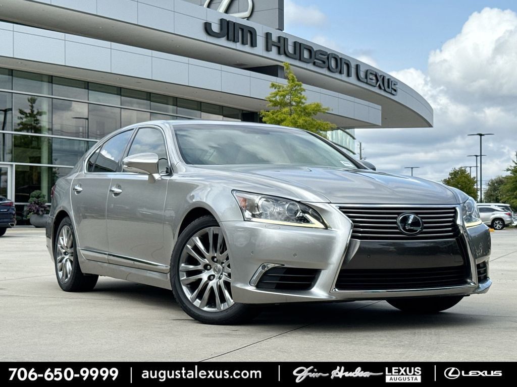 Used 2017 Lexus LS 460 w/ Comfort Package RWD image 1