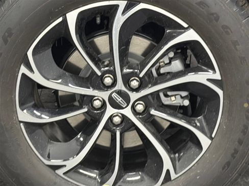 New 2026 Lincoln Nautilus Premier image 5