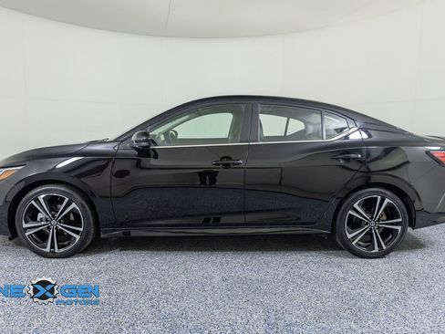 Used 2022 Nissan Sentra SR w/ SR Premium Package FWD image 4