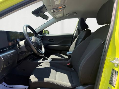 Certified 2025 Hyundai Kona SEL AWD/4WD image 9