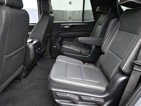 Used 2025 Chevrolet Tahoe Premier AWD/4WD image 14