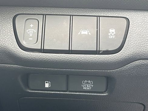 Used 2022 Hyundai Ioniq Blue image 12