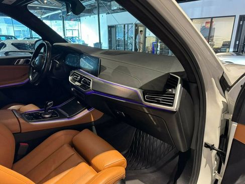 Used 2022 BMW X5 M50i image 26