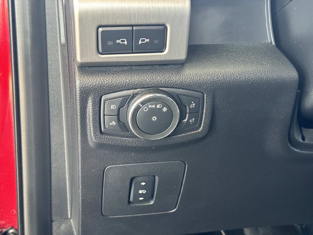 Used 2015 Ford F150 Platinum w/ Technology Package AWD/4WD image 23