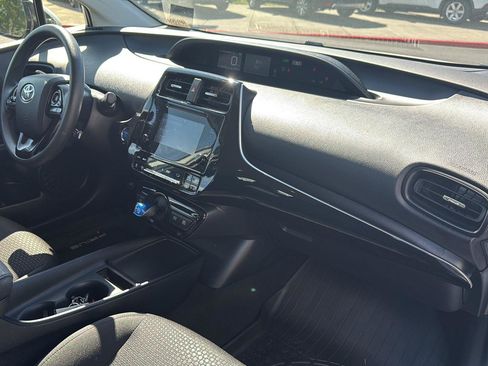 Used 2019 Toyota Prius LE AWD/4WD image 15