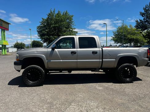 Used 2001 Chevrolet Silverado 2500 LS w/ Off-Road Skid Plate Pkg AWD/4WD image 6