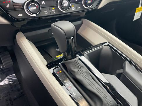 Used 2025 Honda Accord EX-L image 10