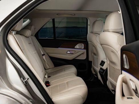 Used 2022 Mercedes-Benz GLE 350 4MATIC w/ AMG Line Exterior image 44