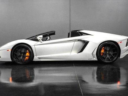 Used 2014 Lamborghini Aventador LP 700-4 AWD/4WD image 4