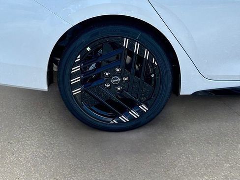 New 2026 Nissan Sentra SR FWD image 25