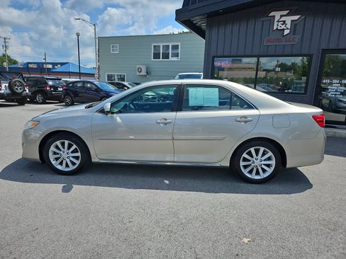 Used 2013 Toyota Camry XLE w/ Leather Pkg FWD image 3