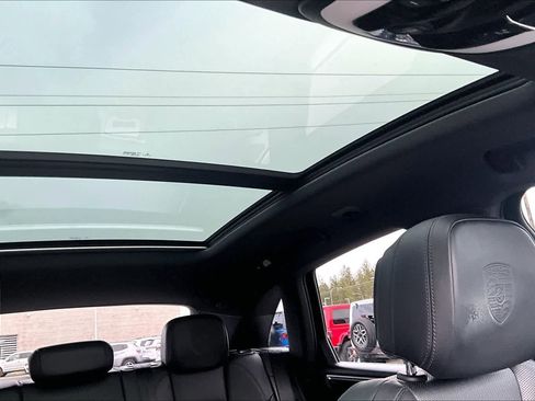 Used 2020 Porsche Macan S image 30