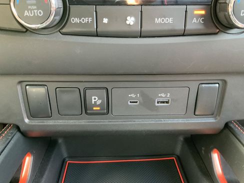 Used 2025 Nissan Frontier PRO-4X AWD/4WD image 38