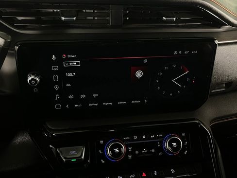 Used 2025 GMC Sierra 3500 AT4 w/ AT4 Premium Plus Package image 17