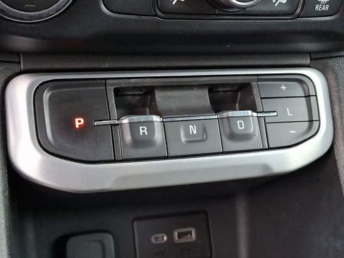 Used 2021 GMC Acadia SLE w/ Driver Convenience Package FWD image 14