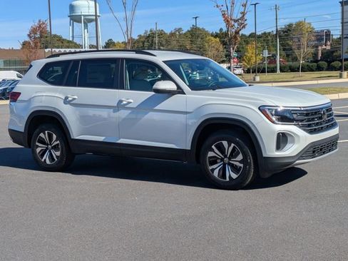 New 2026 Volkswagen Atlas SE FWD image 2