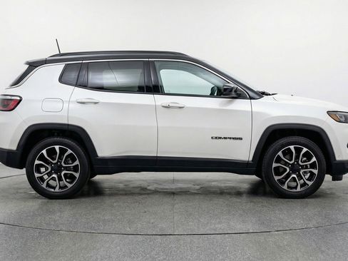 Used 2025 Jeep Compass Limited AWD/4WD image 11