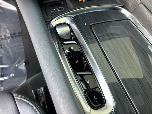 Used 2024 Buick Enclave Premium image 26