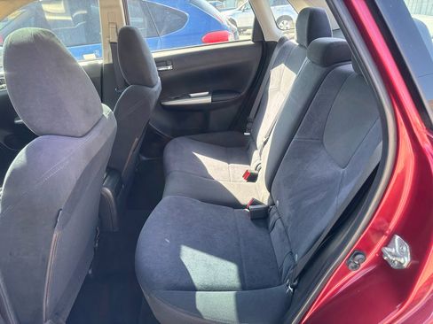 Used 2010 Subaru Impreza 2.5i Premium image 11