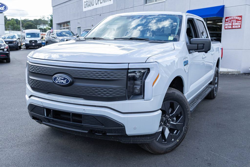 New 2025 Ford F150 Lightning Flash AWD/4WD image 1
