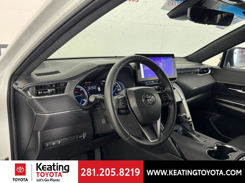 Certified 2024 Toyota Venza XLE image 15