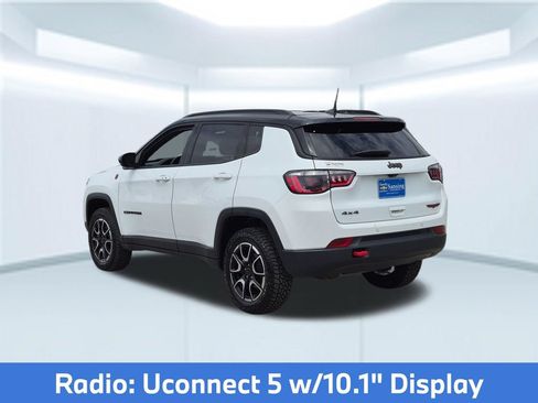 Used 2025 Jeep Compass Trailhawk AWD/4WD image 4