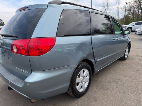 Used 2009 Toyota Sienna XLE FWD image 11
