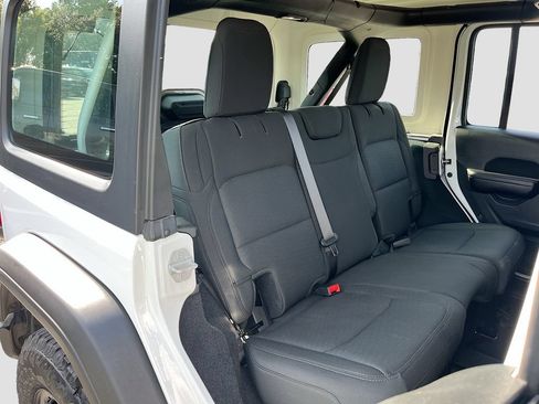 Used 2020 Jeep Wrangler Unlimited Sport AWD/4WD image 25