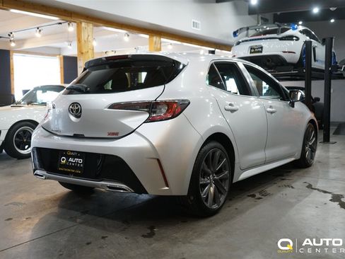 Used 2019 Toyota Corolla XSE FWD image 4