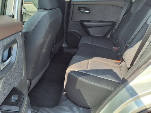 Used 2023 Nissan Rogue SV FWD image 11