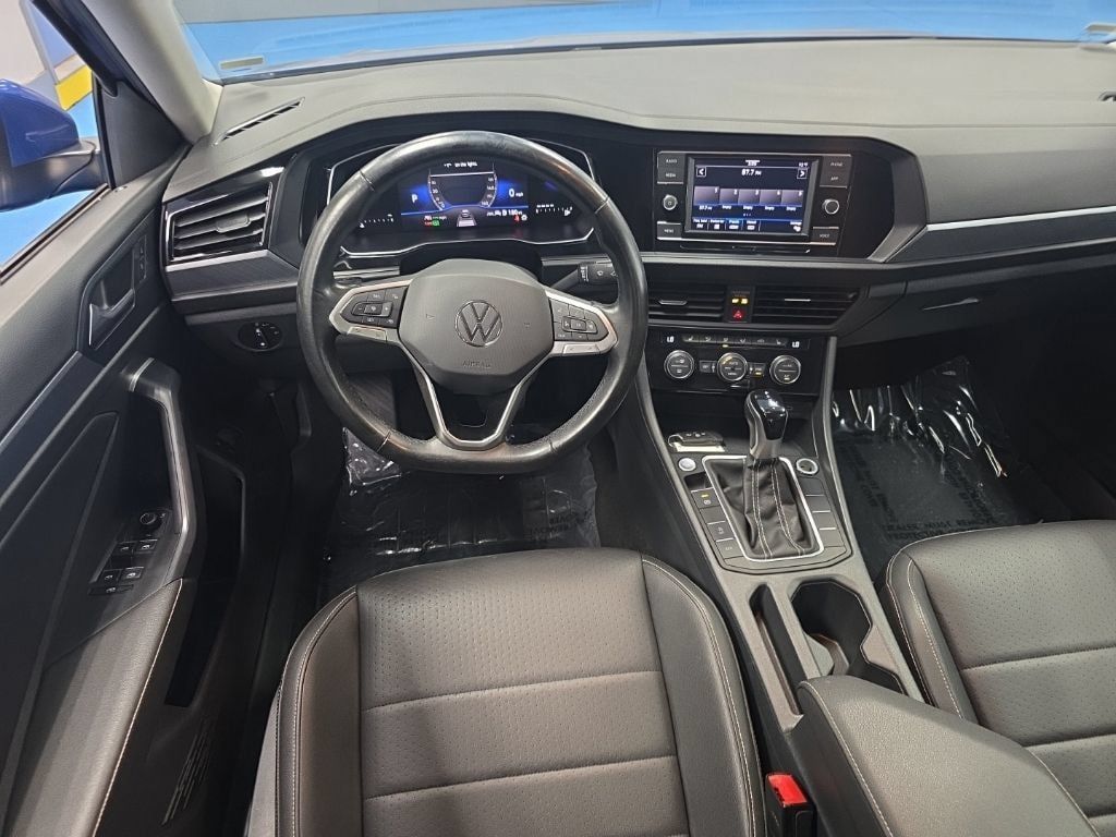 Used 2024 Volkswagen Jetta SE FWD image 14