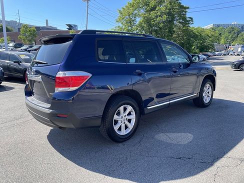 Used 2012 Toyota Highlander 4WD w/ Tech Pkg image 8