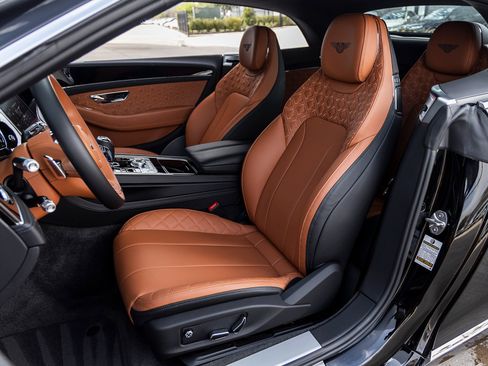 Used 2022 Bentley Continental GT image 22