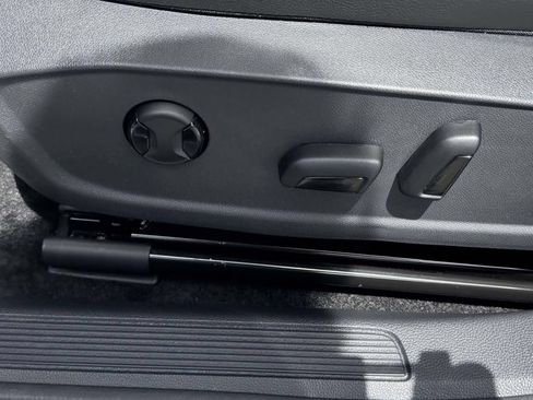 Used 2023 Volkswagen Jetta SE FWD image 18