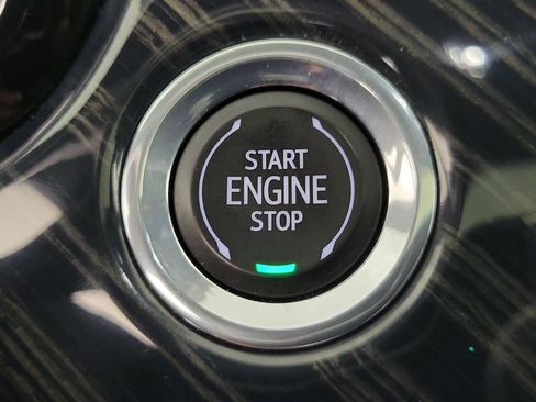 Certified 2024 Cadillac XT6 Premium Luxury w/ Technology Package AWD/4WD image 32