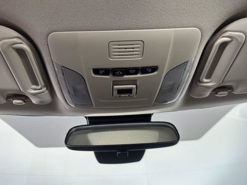 Used 2020 Toyota Corolla LE w/ LE Convenience Package FWD image 36