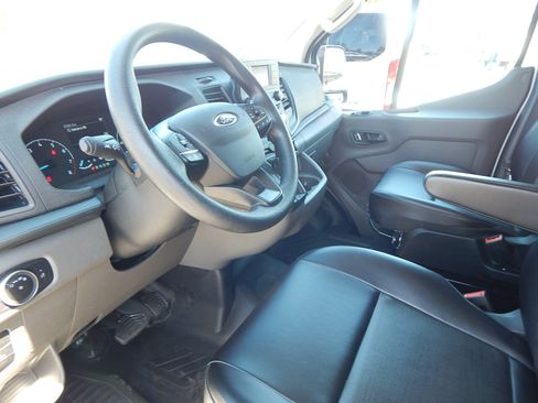 Used 2025 Ford Transit 250 Low Roof RWD image 19
