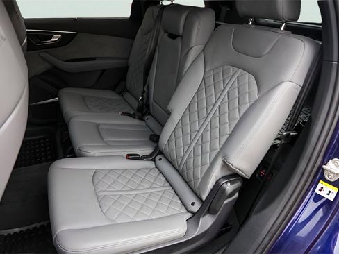 Used 2024 Audi SQ7 Prestige w/ Prestige Package image 28